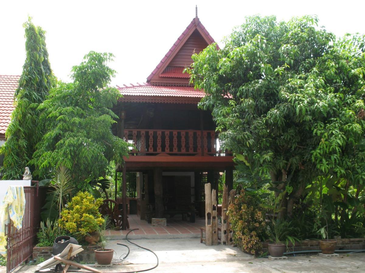 Hotel Teak House Chiang Mai Esterno foto