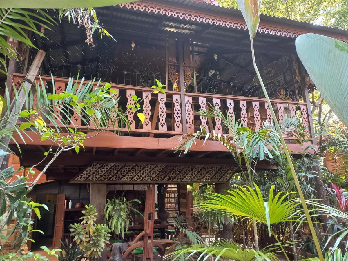 Hotel Teak House Chiang Mai Esterno foto