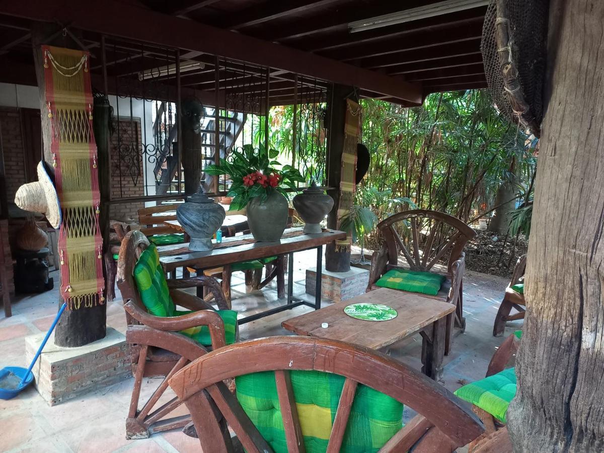Hotel Teak House Chiang Mai Esterno foto