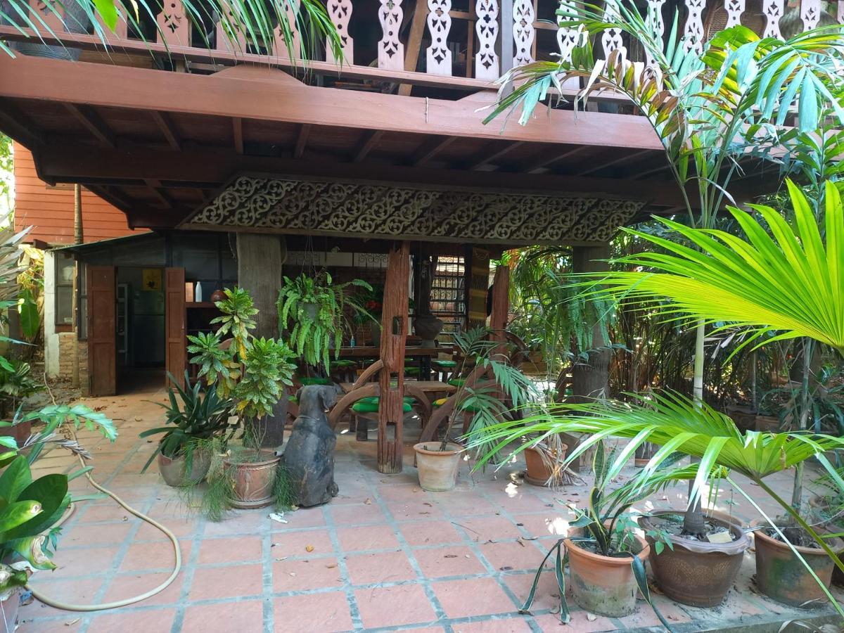 Hotel Teak House Chiang Mai Esterno foto